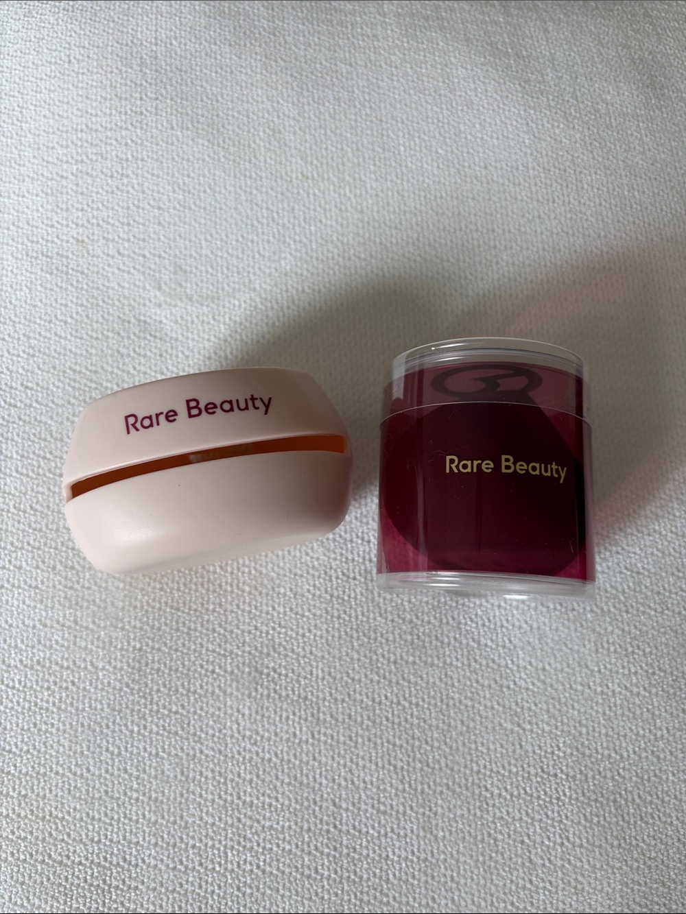 Rare Beauty soft touch makeup blending sponge w case